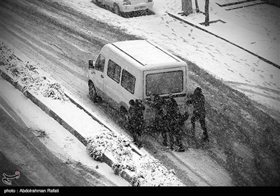 ایران کے شہر ہمدان میں شدید برفباری