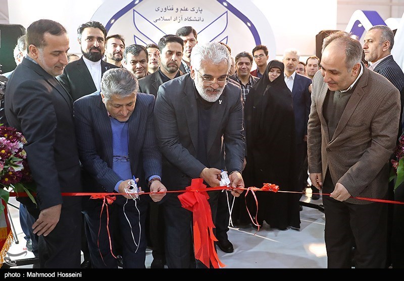 افتتاح نمایشگاه دستاوردهای فناوری و پژوهشی دانشگاه آزاد اسلامی + تصاویر