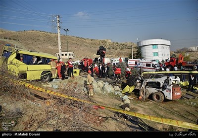 واژگونی اتوبوس حامل دانشجویان دانشگاه آزاد در دانشگاه علوم و تحقیقات تهران