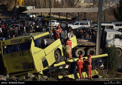 واژگونی اتوبوس حامل دانشجویان دانشگاه آزاد در دانشگاه علوم و تحقیقات تهران