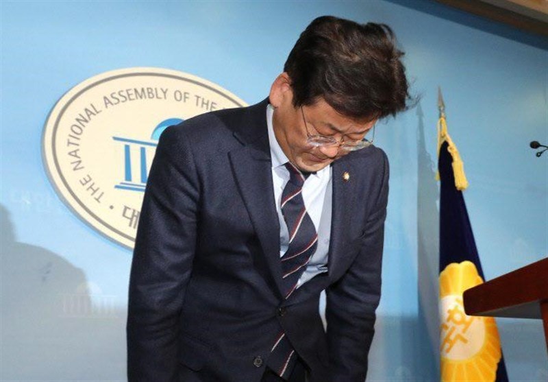 عذر خواهی نماینده مجلس کره از مردم به‌دلیل بدرفتاری با کارمند فرودگاه