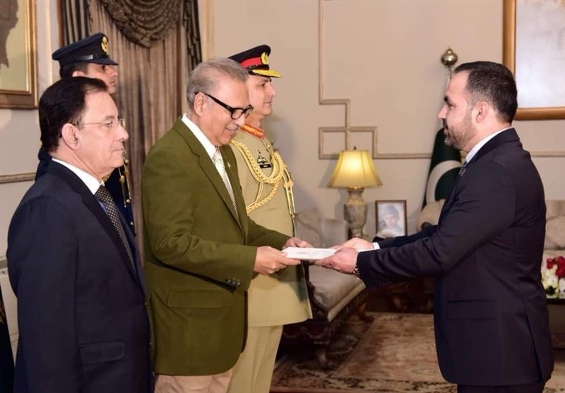 آغاز به کار رسمی سفیر جدید افغانستان در اسلام‌آباد