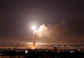 مقابله پدافندی سوریه با حملات هوایی رژیم صهیونیستی در آسمان دمشق