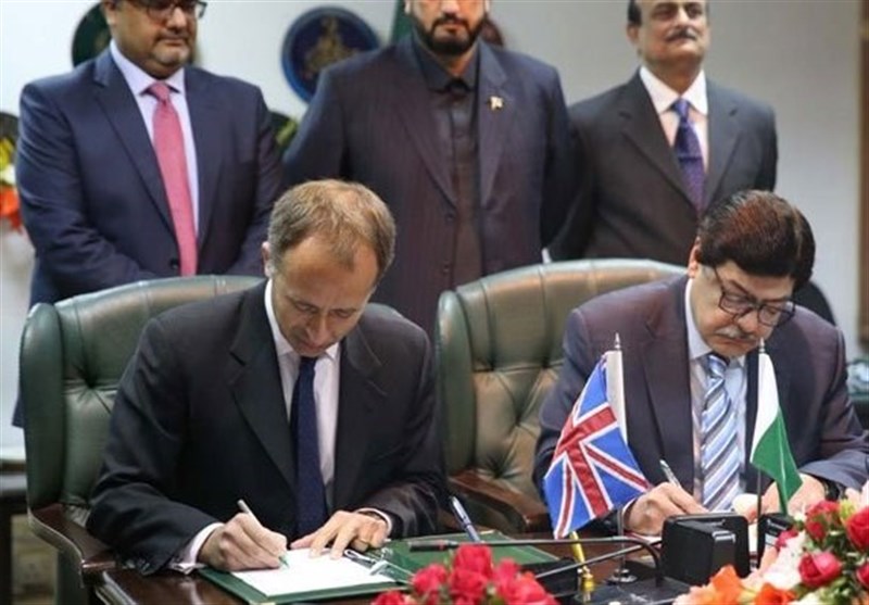 امضا معاهده تبادل زندانیان پاکستان و انگلیس؛ زنگ خطر برای «اسحاق دار»