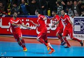 اصفهان| می‌توانیم در رقابت‌های آسیایی و جهانی از آبروی فوتسال ایران دفاع کنیم