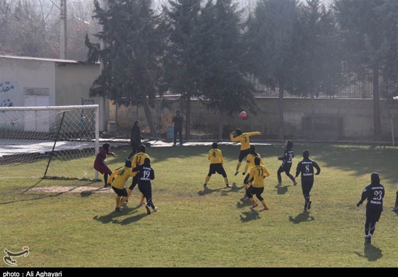 خیز بانوان فوتبالیست کردستانی برای شکست تیم «شهرداری بم»