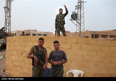 نیروهای دفاع وطنی سوریه در شهر ابوکمال استان دیرالزور سوریه