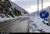 بارش برف و باران در برخی محورهای فارس؛ مه‌گرفتگی در محور کازرون
