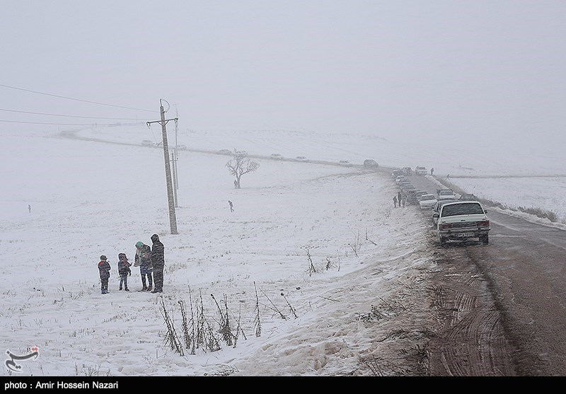 اصفهان| برف و باران جاده‌های استان اصفهان را دربر گرفت