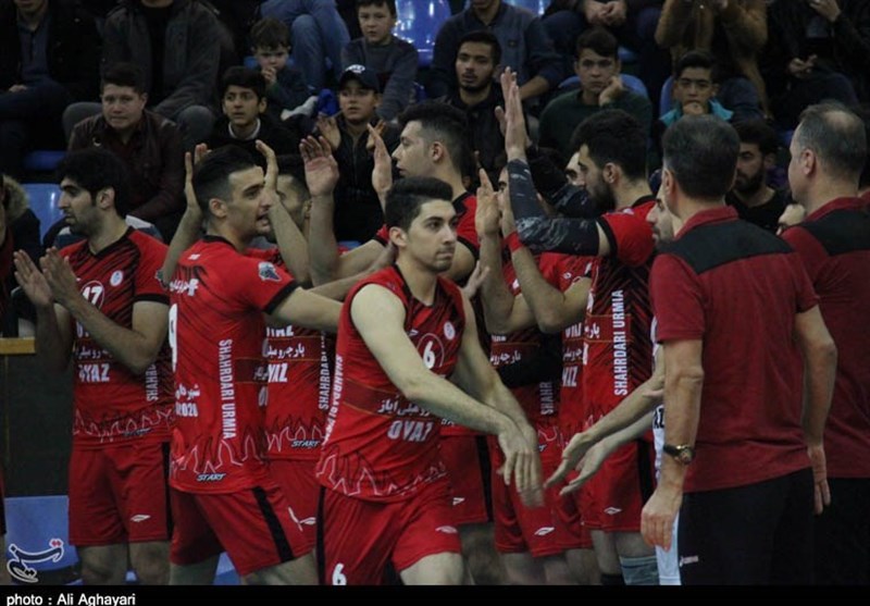 دیدار تیم‌های والیبال شهرداری ارومیه و گنبد به روایت تصویر