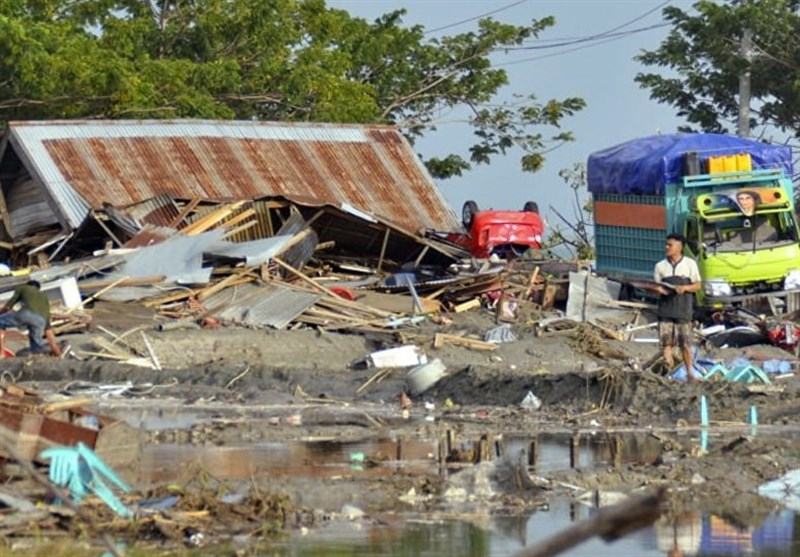 تخریب 38 منزل مسکونی درپی رانش زمین در اندونزی + فیلم