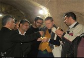 باستان شناس مشهور آلمانی از شهر زیرزمینی طسمیجان بازدید کرد+ تصاویر