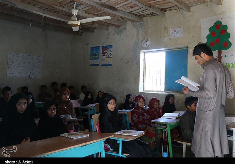 اختصاص 500 کولر گازی به مدارس جنوب سیستان و بلوچستان/ 200 کلاس درس خشت و گلی جمع‌آوری شد+فیلم