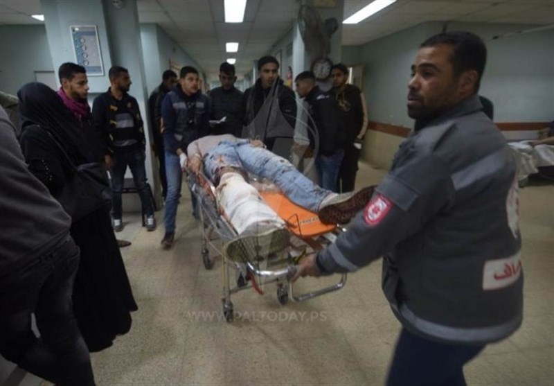 اصابات بالعشرات بین الفلسطینیین باعتداء العدو على مسیرة العودة
