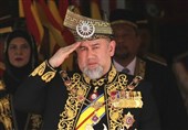 ازدواج پادشاه مالزی در روسیه دلیل کناره‌گیری از قدرت؟