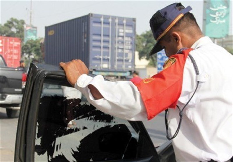 کراچی میں ٹیکس نادہندگان گاڑیوں کے خلاف مہم