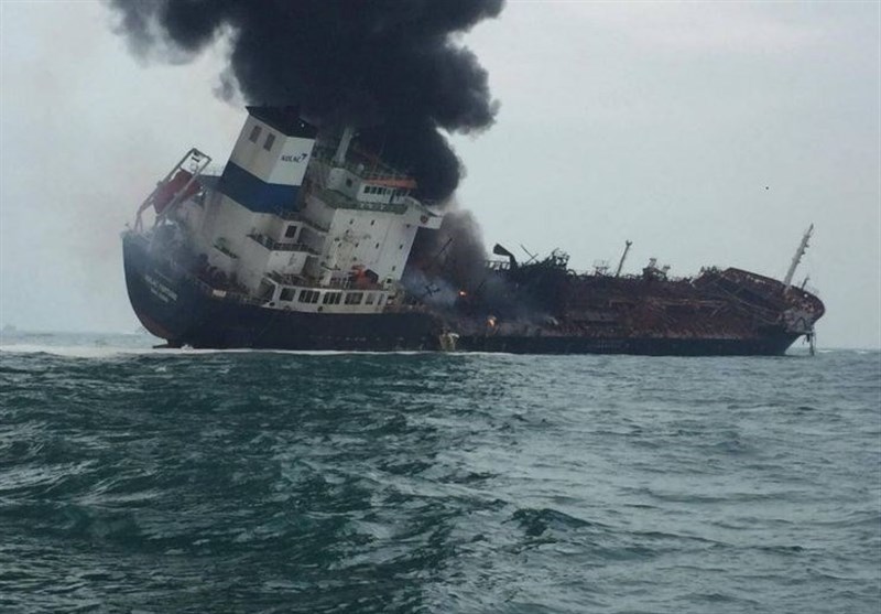 Oil Tanker Blaze in Hong Kong Waters Could Take Weeks to Extinguish (+Video)