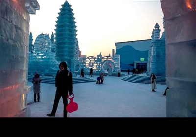 چین کے سرد ترین شہر ہربن میں دنیا کا سب سے بڑا آئس فیسٹیول