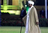 ادامه اعتراضات در سودان/ البشیر به کویت سفر می‌کند