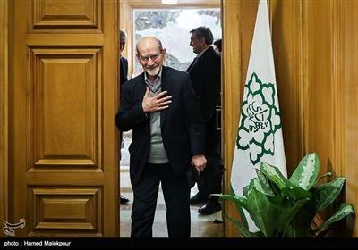 محمد توسلی در پایان نشست مشترک شهرداران تهران در دوره انقلاب