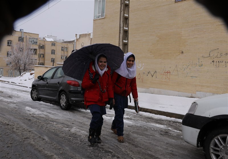 قزوین| مدارس آوج به سبب یخبندان با تاخیر آغاز می‌شود