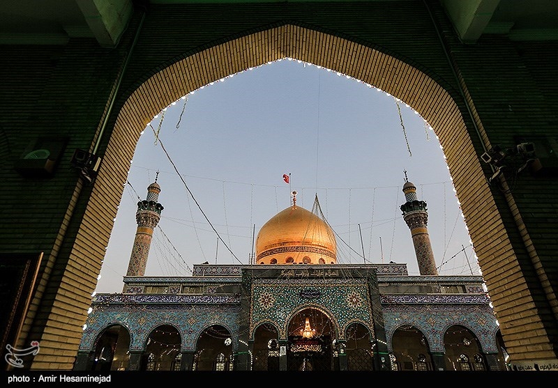 سروده‌هایی در مدح بانوی دمشق: &quot;سینه ایرانیان آرامگاه زینب است&quot;