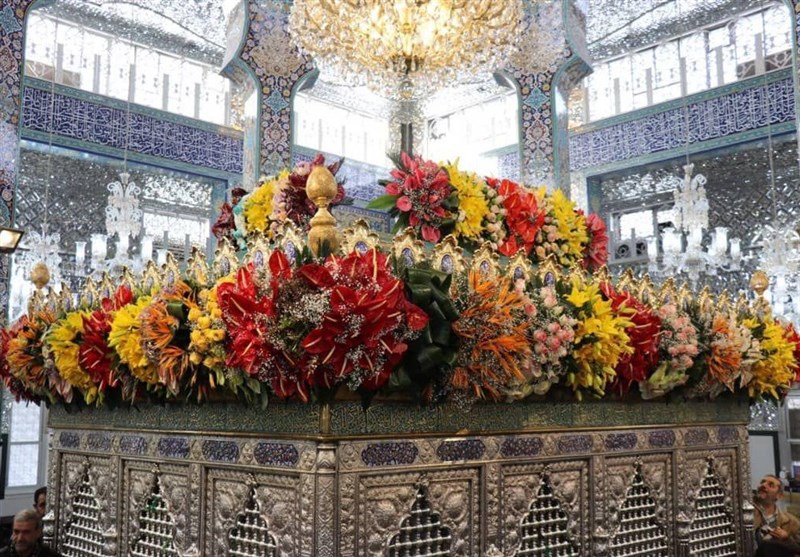 گل‌آرایی حرم حضرت زینب