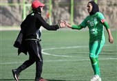 اصفهان| کاپیتان تیم فوتبال بانوان ذوب‌آهن: برای فصل آینده بلاتکلیف هستیم