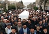 پیکر آیت‌الله حقیقت تشییع و در شیراز خاکسپاری شد