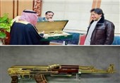 گورنر تبوک کا عمران خان کو سونے کی کلاشنکوف کا تحفہ
