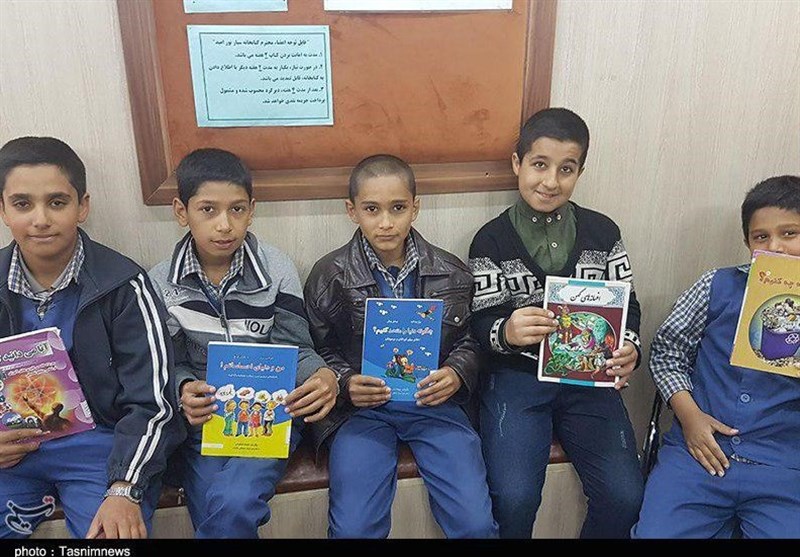 دانش آموزان کاشانی یک روز خود را با کتاب آغاز می‌کنند