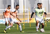 گزارش تمرین تیم ملی ایران| هشدار یک مسئول عرب به خبرنگاران ایرانی در مورد عمان/ شادابی بازیکنان و لبخند کی‌روش + فیلم
