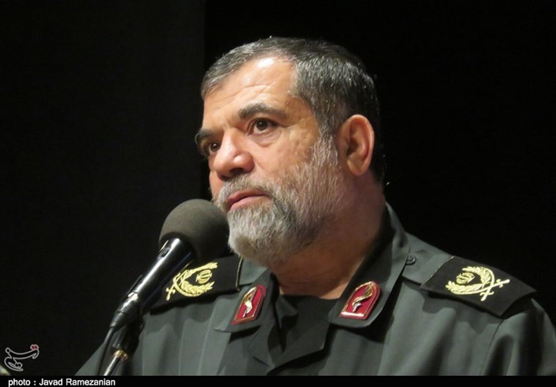 دشمن به دنبال قطع ریشه‌های عزت و اقتدار ملت ایران است
