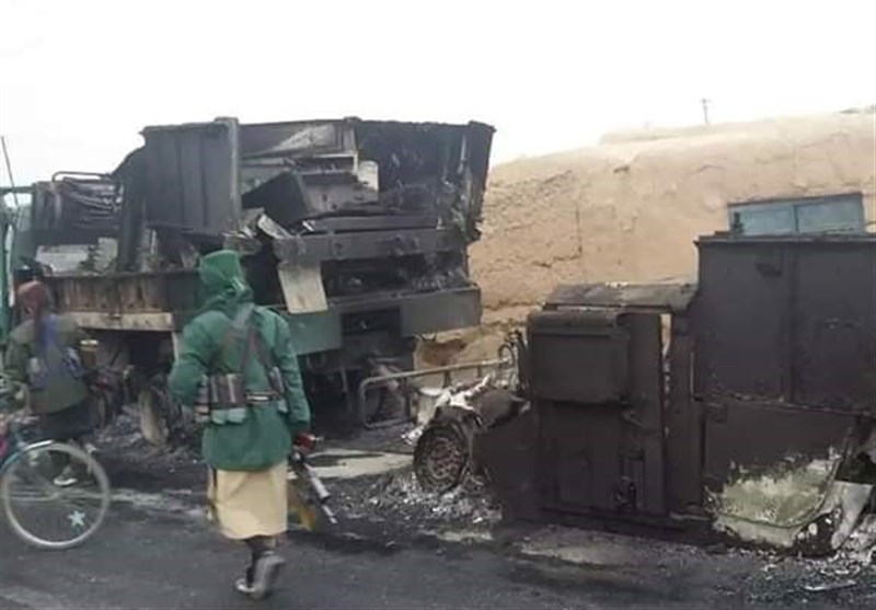طالبان 30 خودروی زرهی ارتش در شمال افغانستان را به آتش کشید
