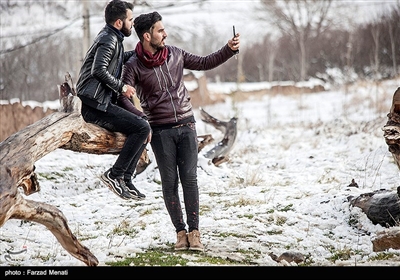 تفریح زمستانی مردم کرمانشاه پس از بارش برف