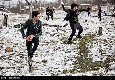 تفریح زمستانی مردم کرمانشاه پس از بارش برف