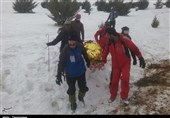 جنازه 2 کوهنورد از علم‌کوه به پایین منتقل شد