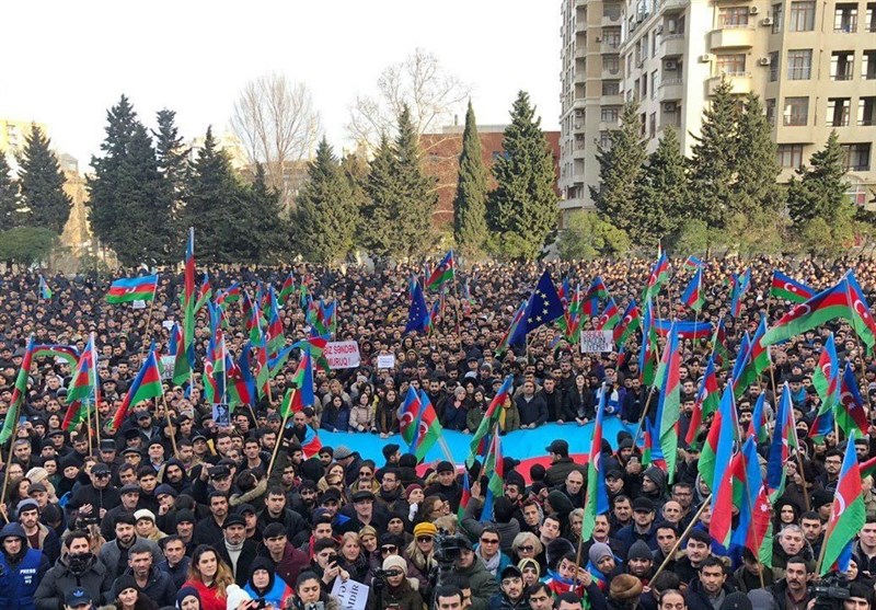تظاهرات هزاران نفر از مردم جمهوری آذربایجان علیه الهام علی‌اف