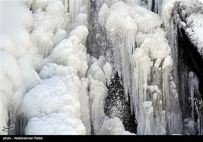 طبیعت زمستانی آبشار گنجنامه - همدان