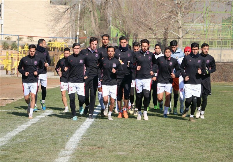 حضور مدافع گرجستانی در نساجی/ حامد لک در آستانه بازگشت به جمع سرخپوشان