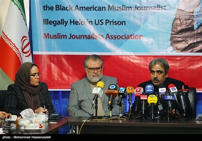 نادر طالب‌زاده در نشست انجمن روزنامه‌نگاران مسلمان در خصوص محکومیت بازداشت غیرقانونی مرضیه هاشمی خبرنگار و گزارشگر شبکه پرس‌تی‌وی توسط اف‌بی‌ای در آمریکا