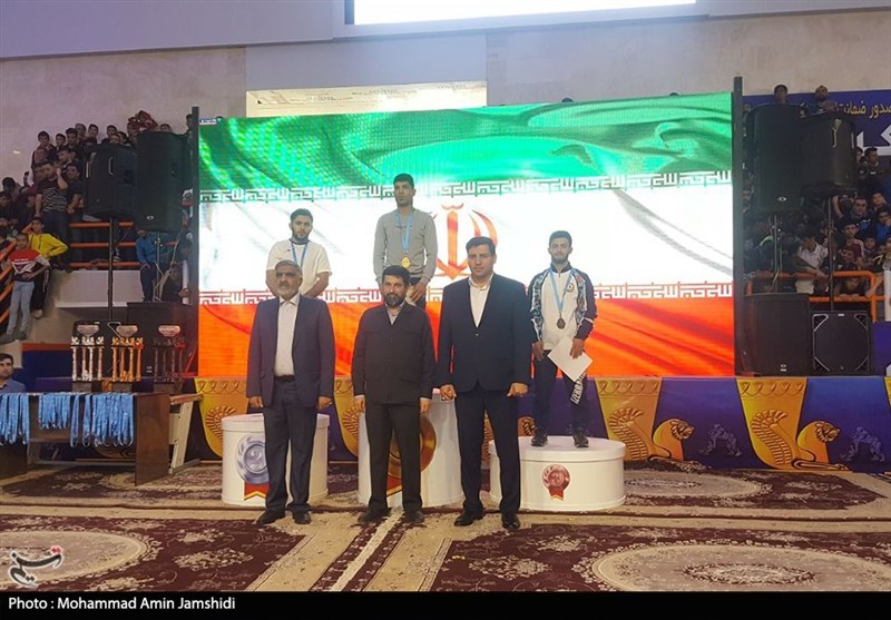 خوزستان| آئین تقدیر از قهرمانان کشتی جام تختی به روایت تصویر