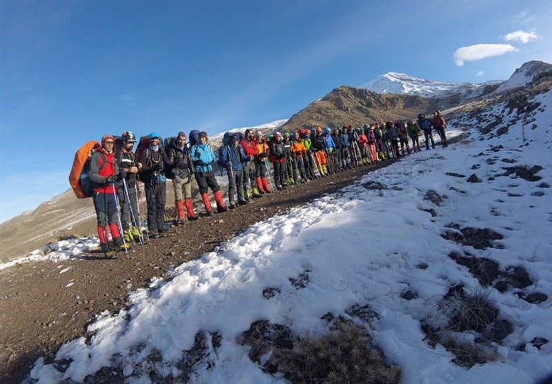 کوهنوردان ایرانی به قله آرارات ترکیه صعود زمستانی کردند