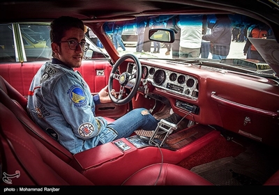 Vintage Cars Go on Show in Iran's Gilan