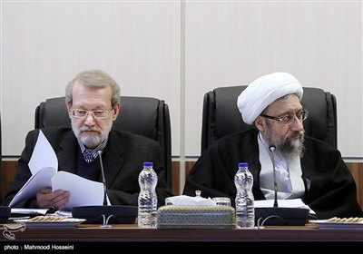 آیت‌الله صادق آملی لاریجانی و علی لاریجانی در جلسه مجمع تشخیص مصلحت نظام