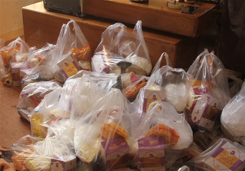 ‌قرارگاه جهادی امام رضا (ع) یک هزار بسته مواد غذایی بین نیازمندان خوزستان توزیع کرد+ تصاویر