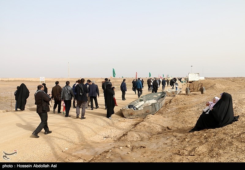 اهواز| دانشجویان عراقی از یادمان‌ شهدای هویزه بازدید کردند