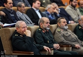 سرلشکر رحیم صفوی دستیار و مشاور عالی مقام معظم رهبری در امور نظامی ،سرلشکر حسن فیروزآبادی و سردار احمد وحیدی عضو مجمع تشخیص مصلحت نظام در همایش ملی معماری دفاعی امنیتی نظام اسلامی