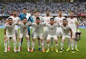 تیم ملی فوتبال به ایران بازگشت/ هدیه تاج به کی‌روش