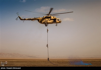 IRGC's Fateheen Special Forces Take Aerial Practice